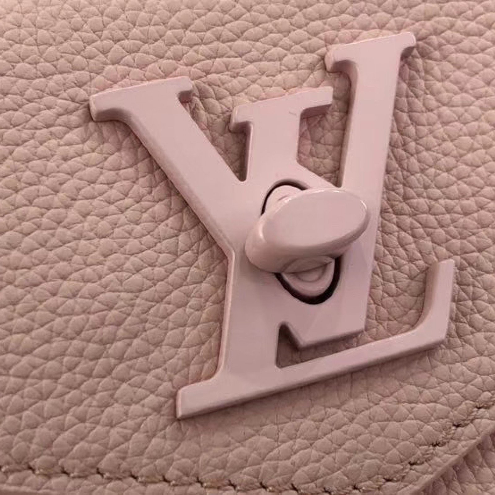LV LOCKME TOTE PM M55845