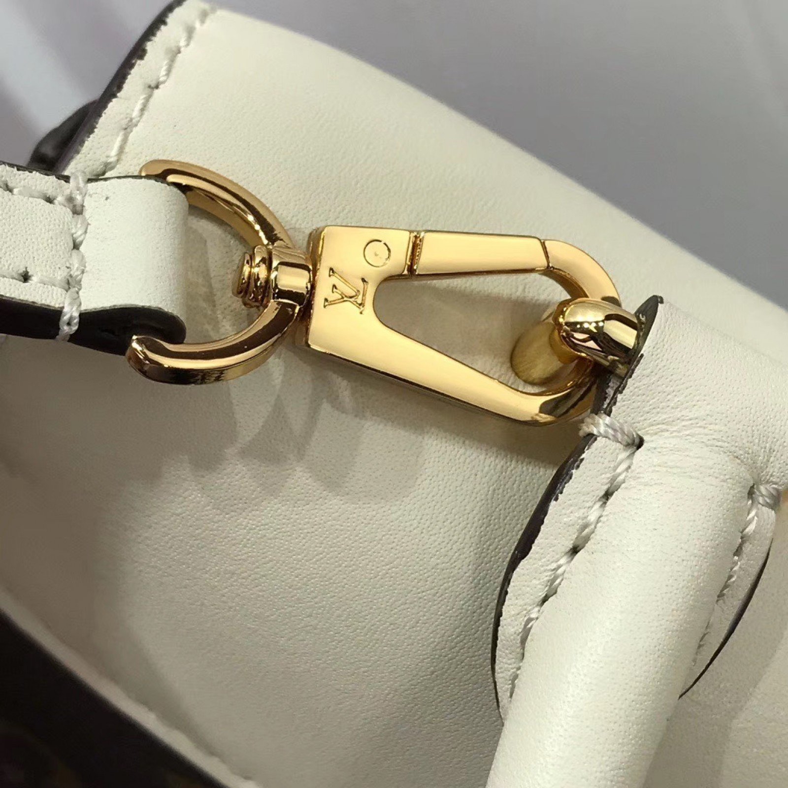 LV LOCKY BB M44797