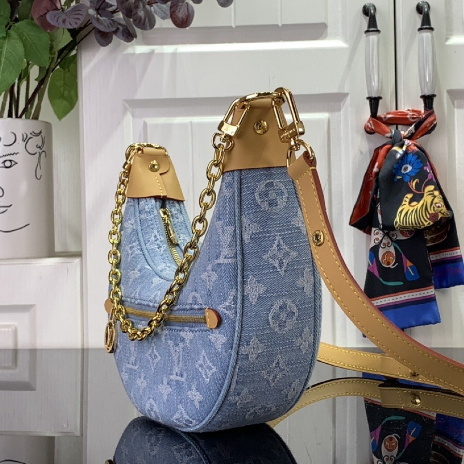 LV LOOP M81098