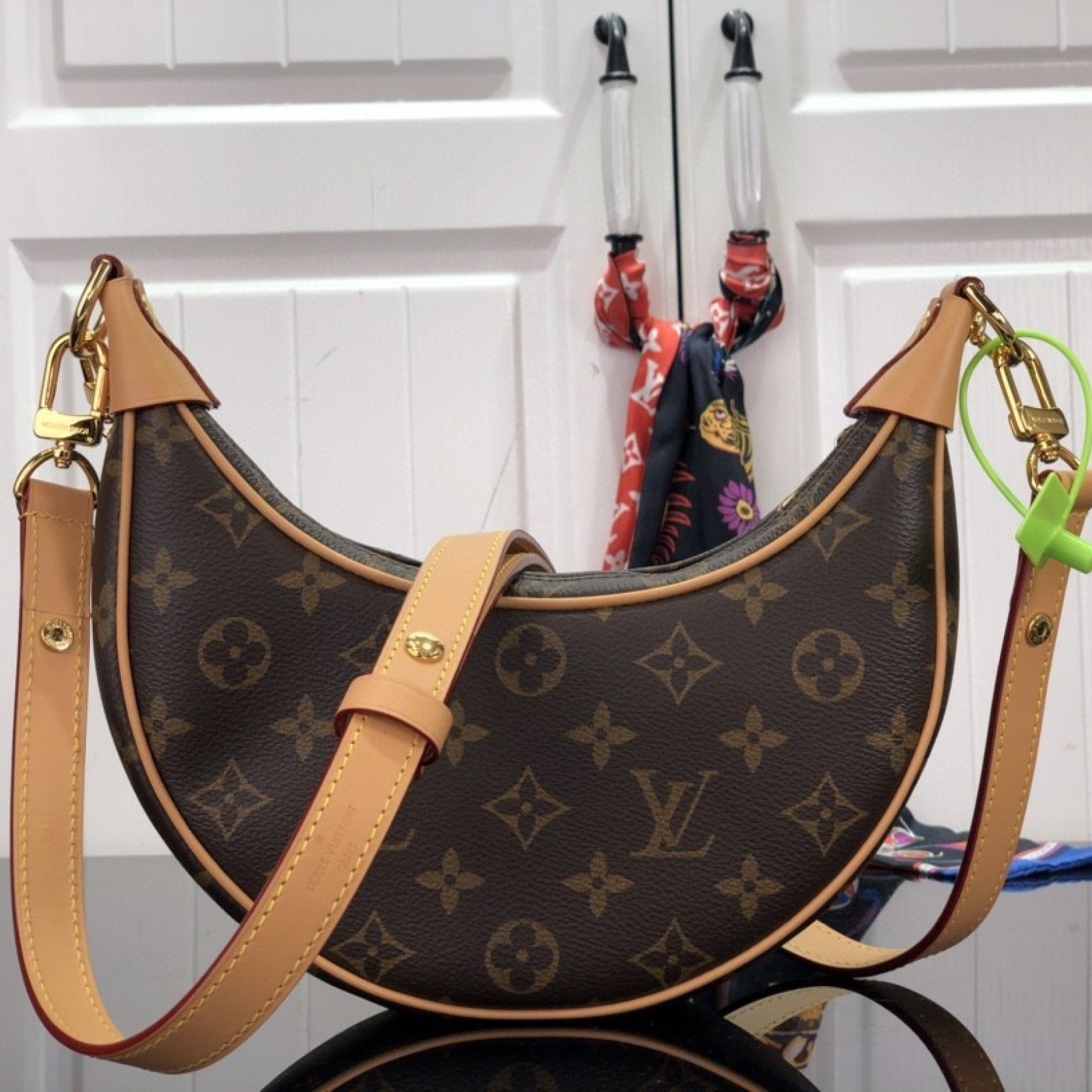LV LOOP M81098