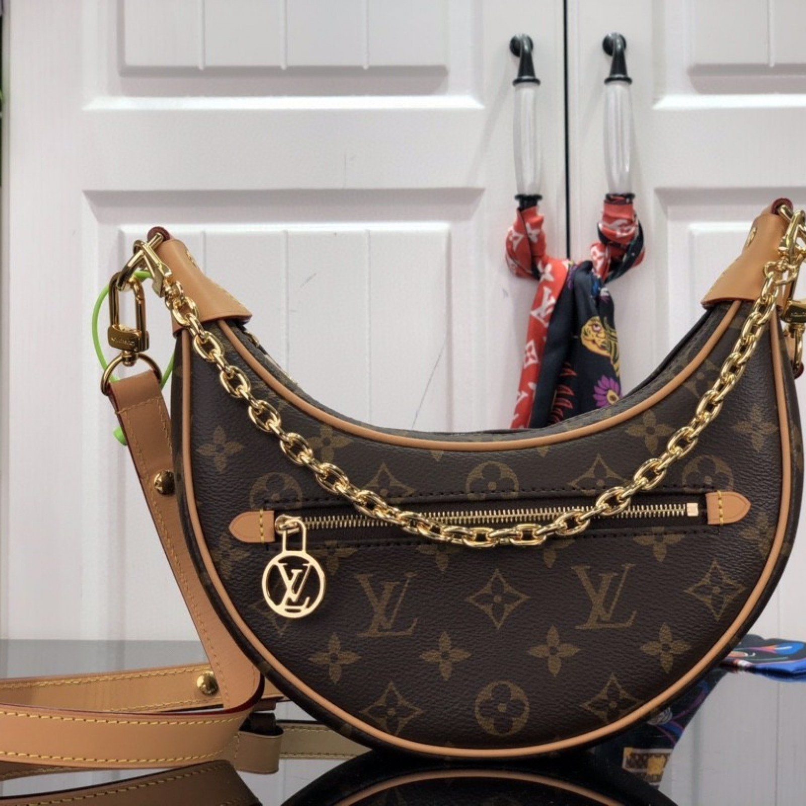 LV LOOP M81098