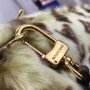 LV LOUIS IN THE WINTER MUFF M76094