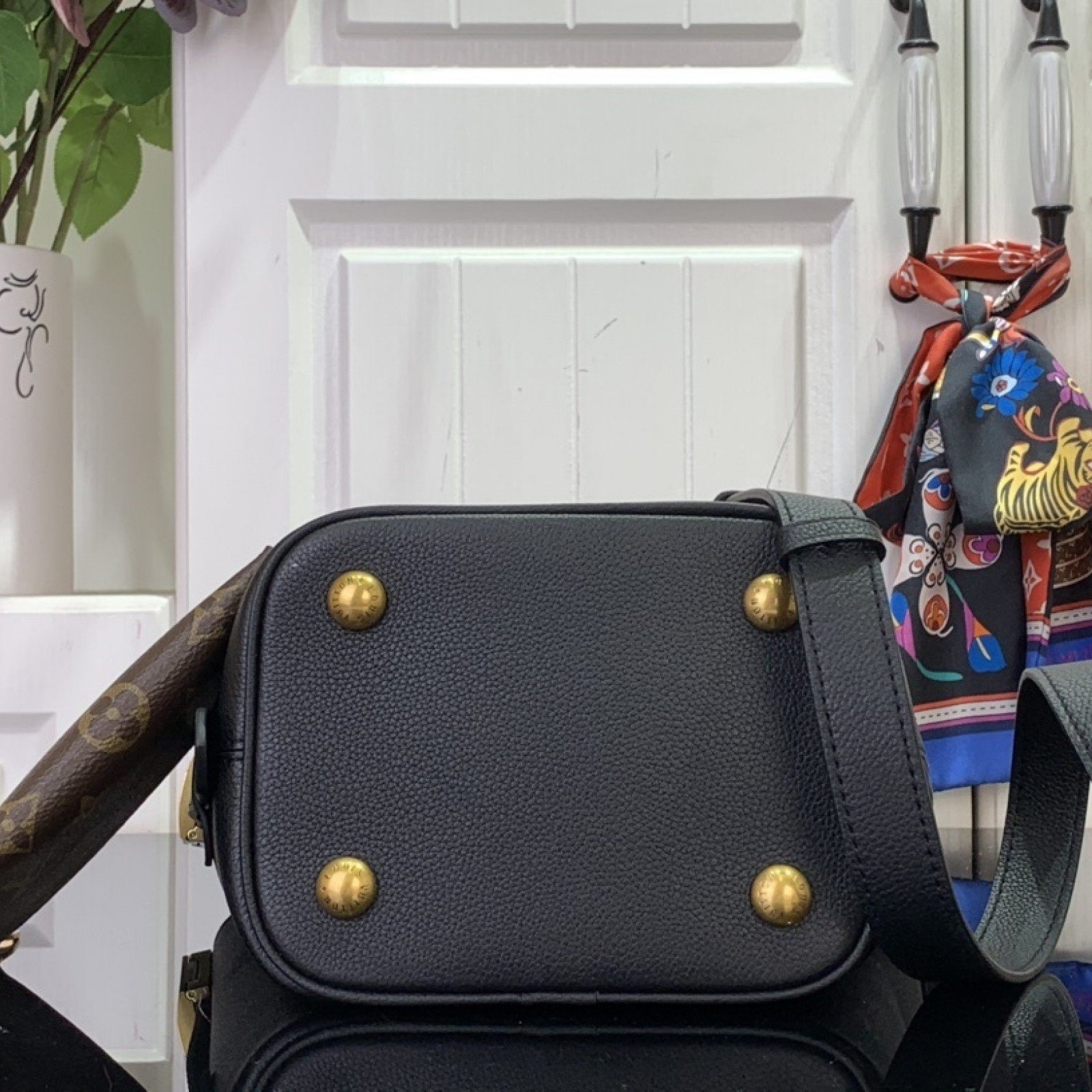 LV LOW KEY ALL IN BB m14416