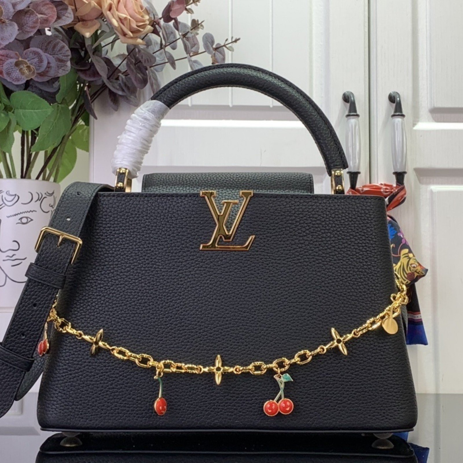 LV LV x TM CAPUCINES bb   m13714