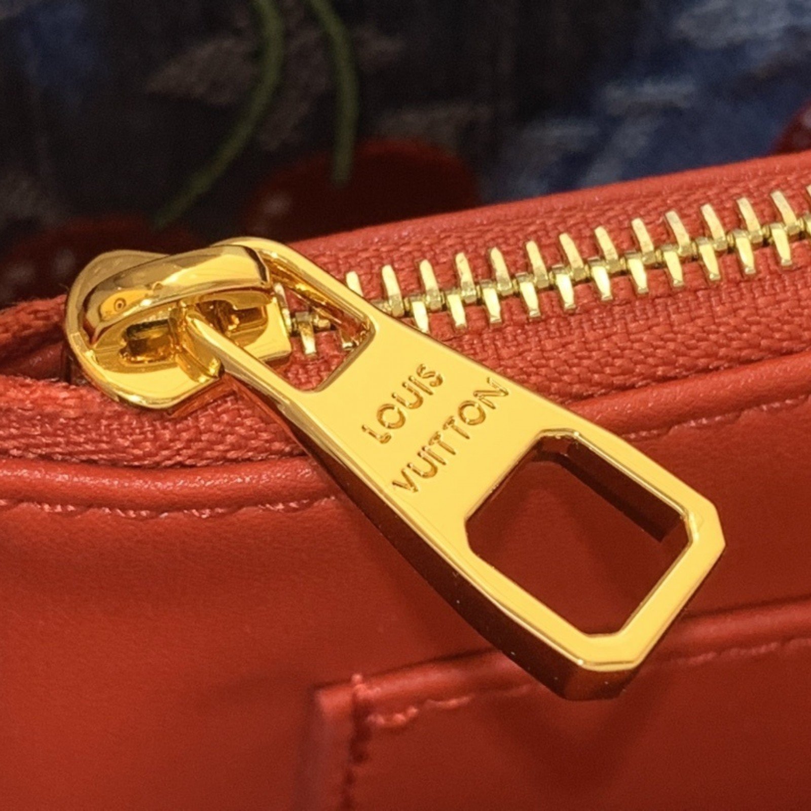 LV LV x TM CAPUCINES m13251