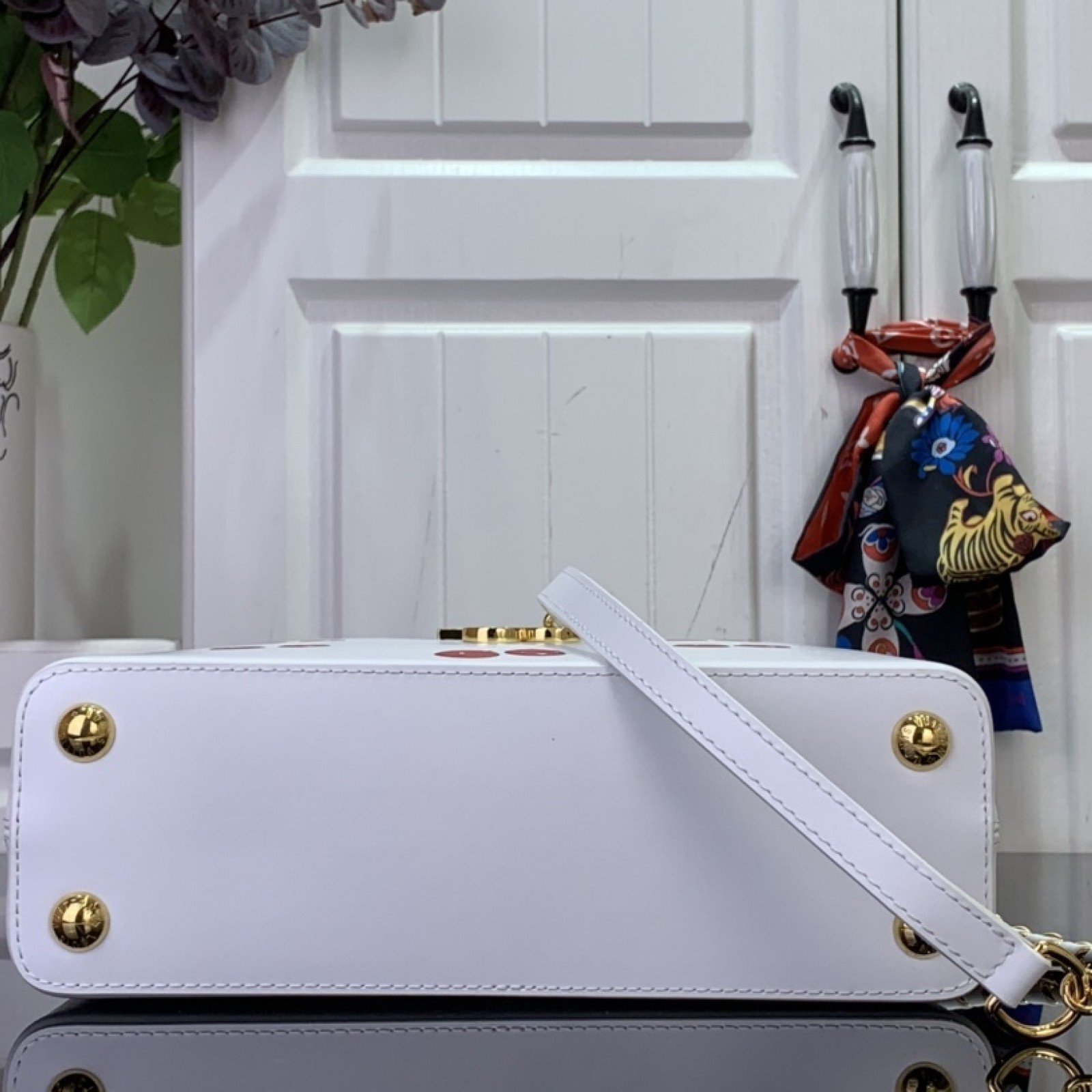 LV LV x TM CAPUCINES m13251