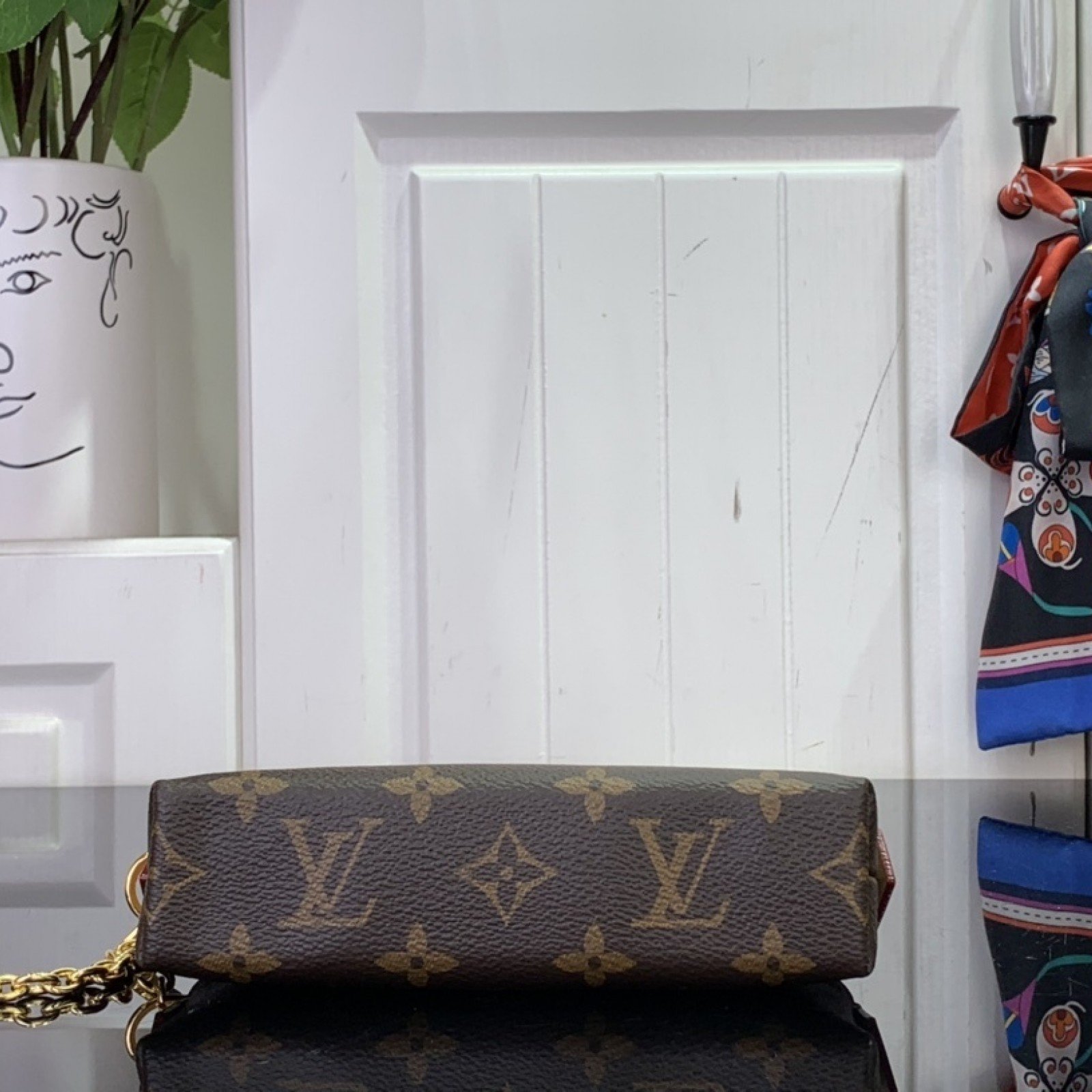 LV Lipstick M25694