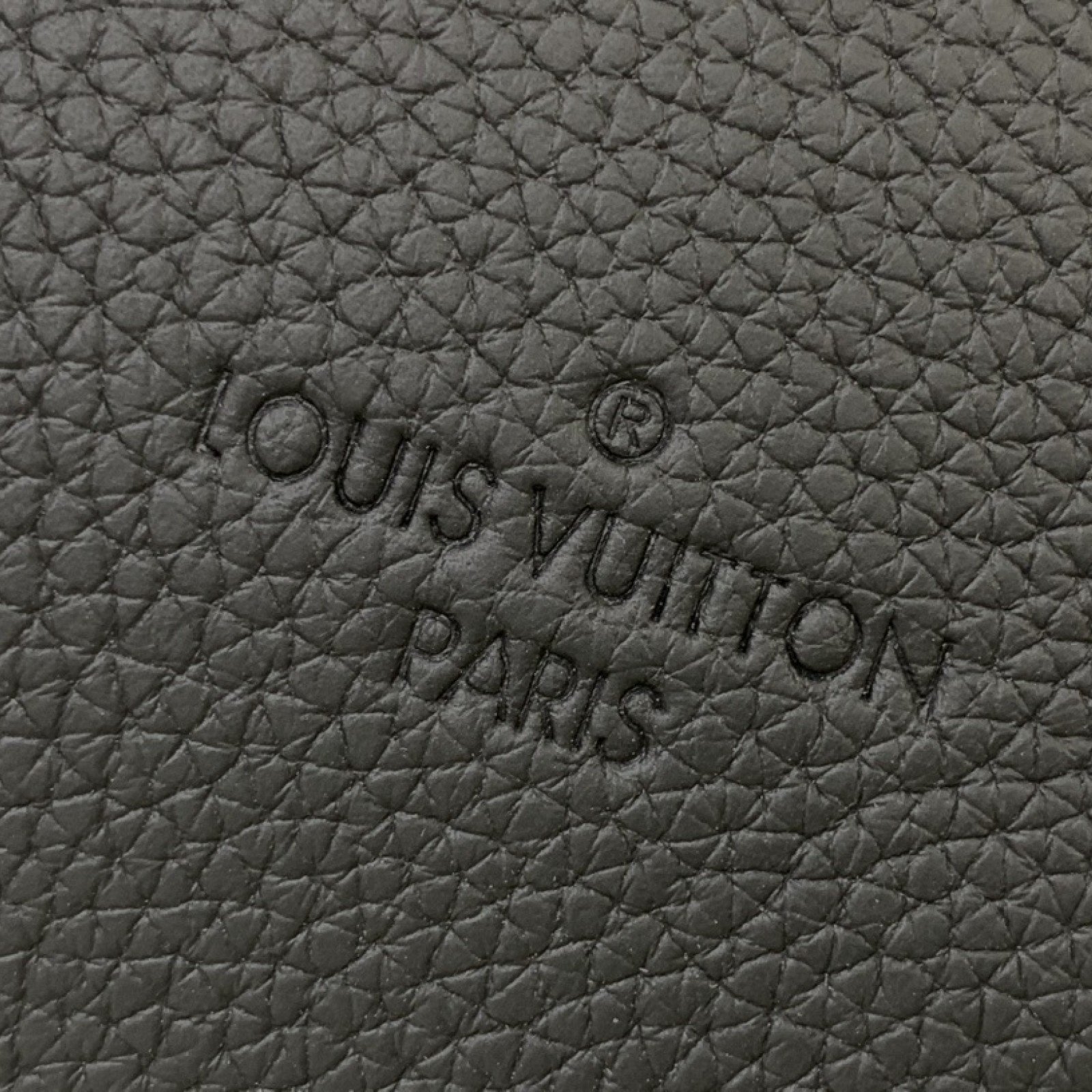 LV Lock It Tote Aer M59158