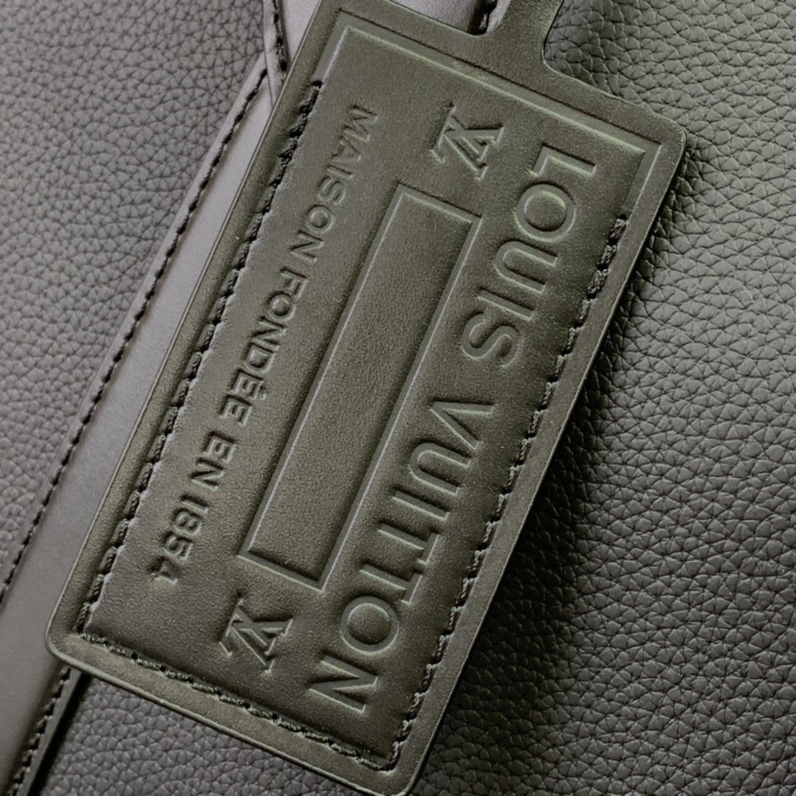 LV Lock It Tote Aer M59158