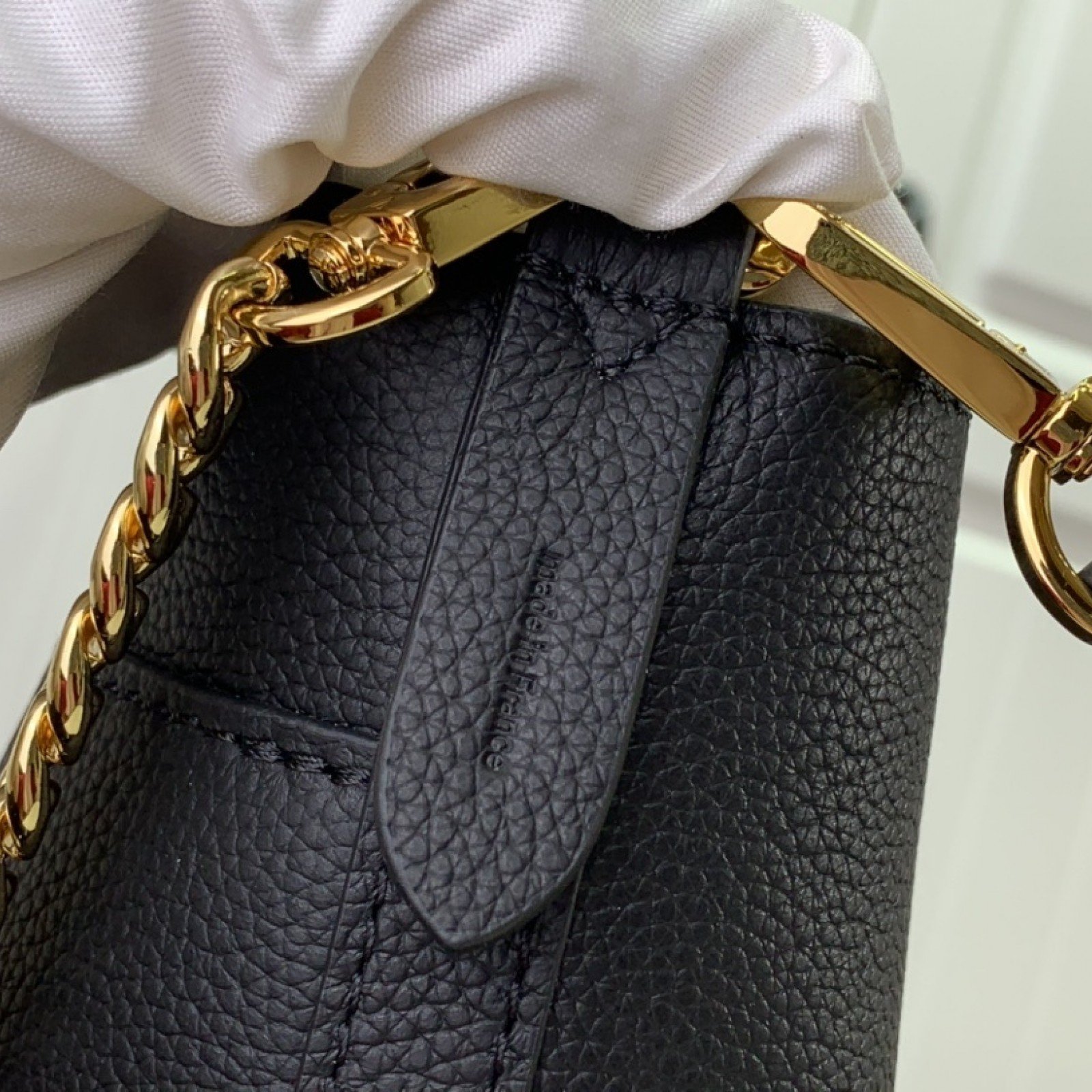LV Lock and Walk M24006