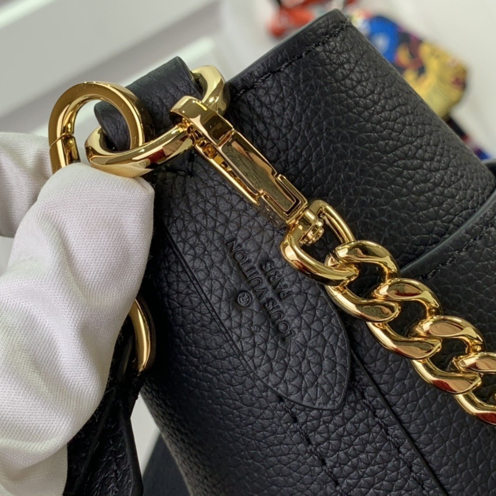 LV Lock and Walk M24006