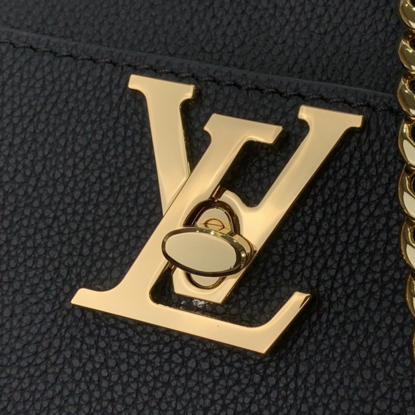 LV Lock and Walk M24006