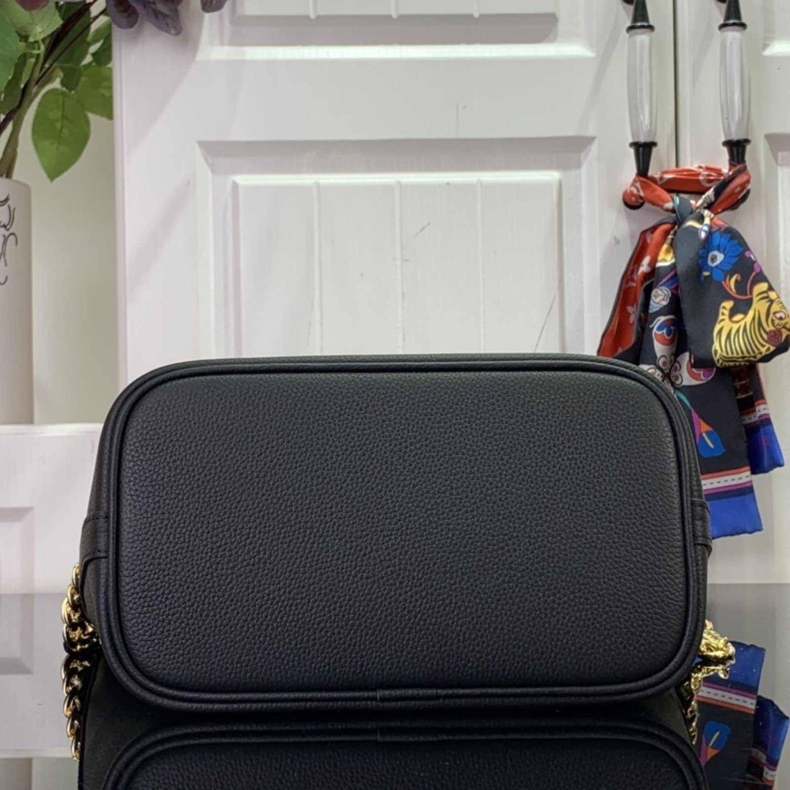 LV Lock and Walk M24006