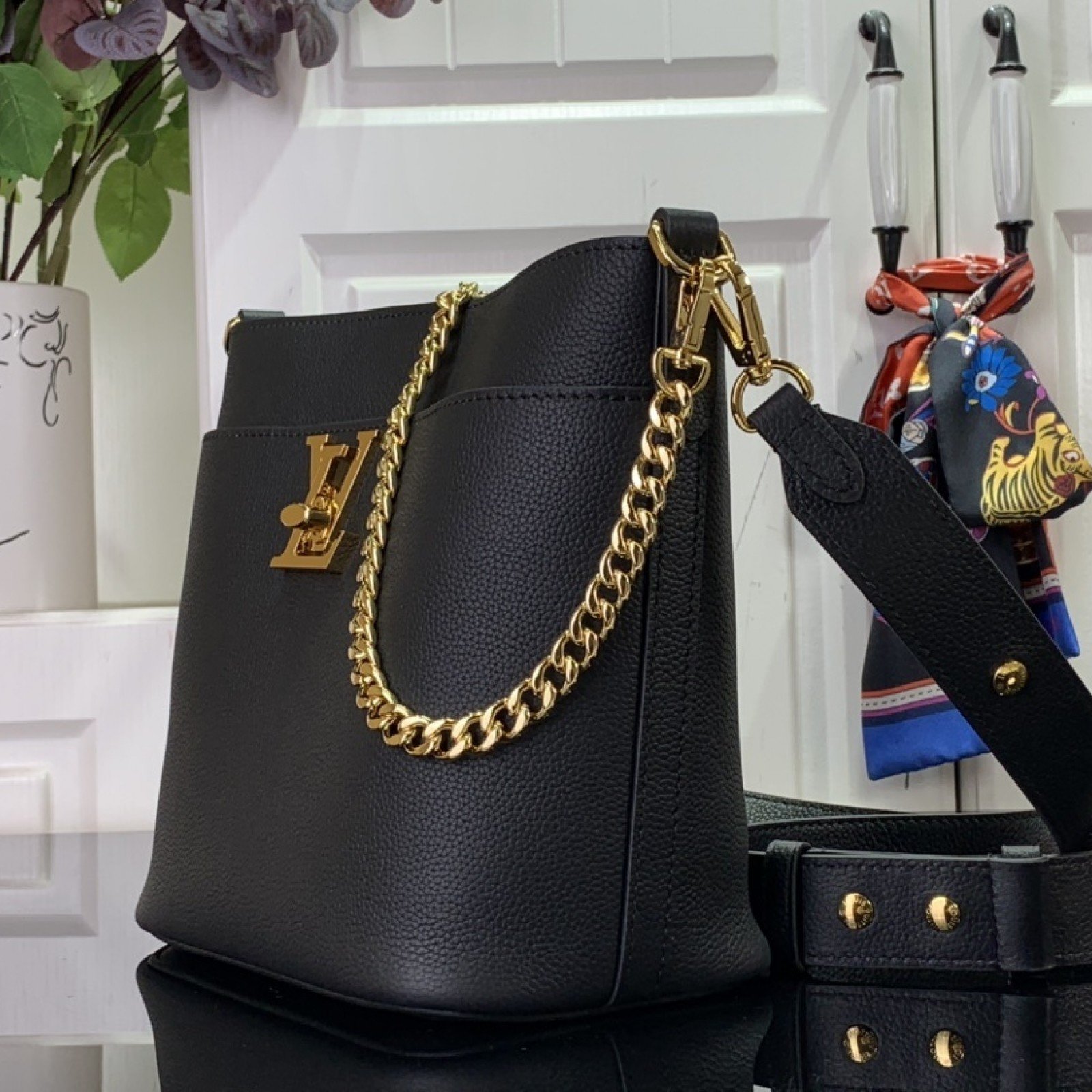 LV Lock and Walk M24006