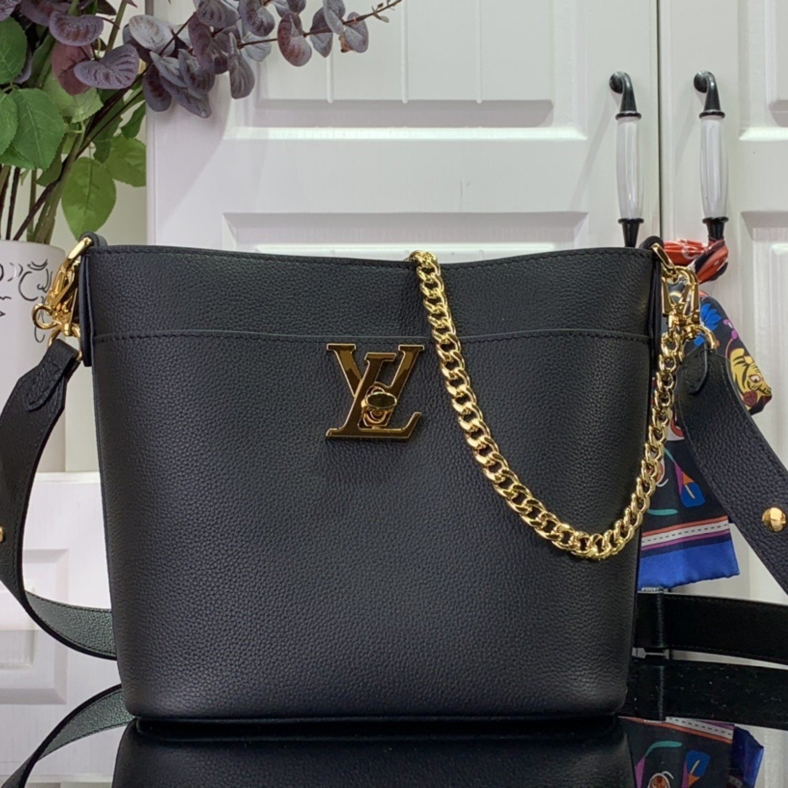 LV Lock and Walk M24006