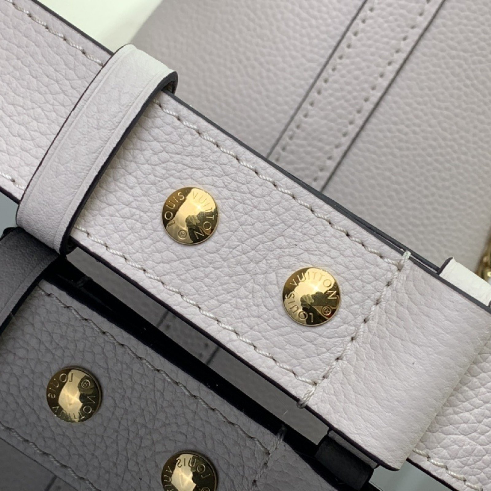 LV Lock and Walk M24006