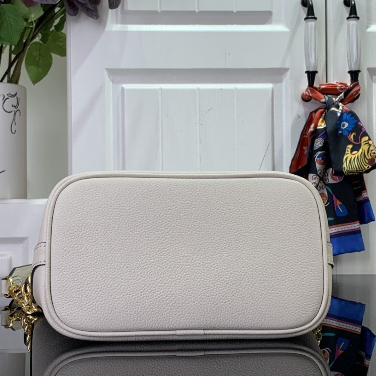 LV Lock and Walk M24006