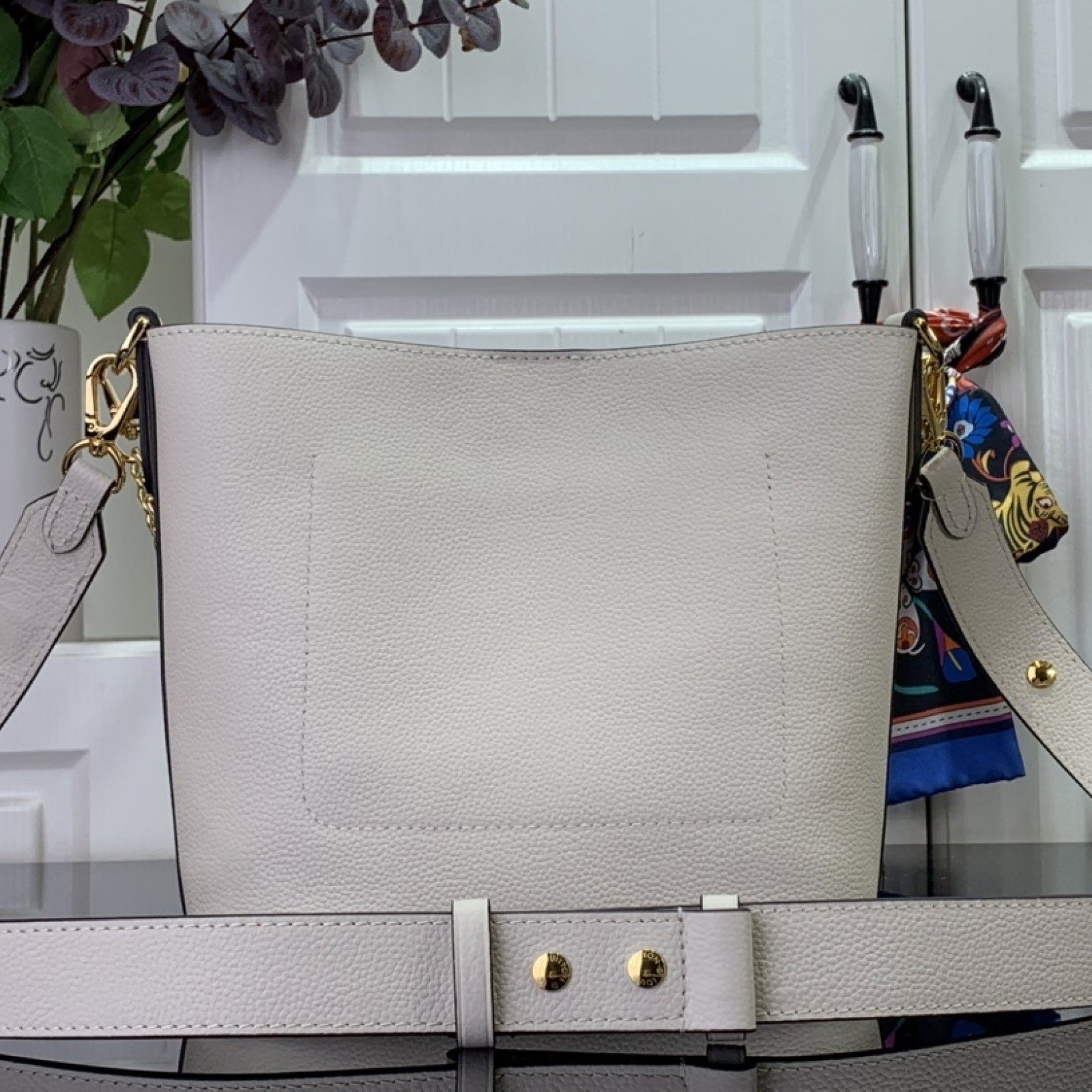 LV Lock and Walk M24006