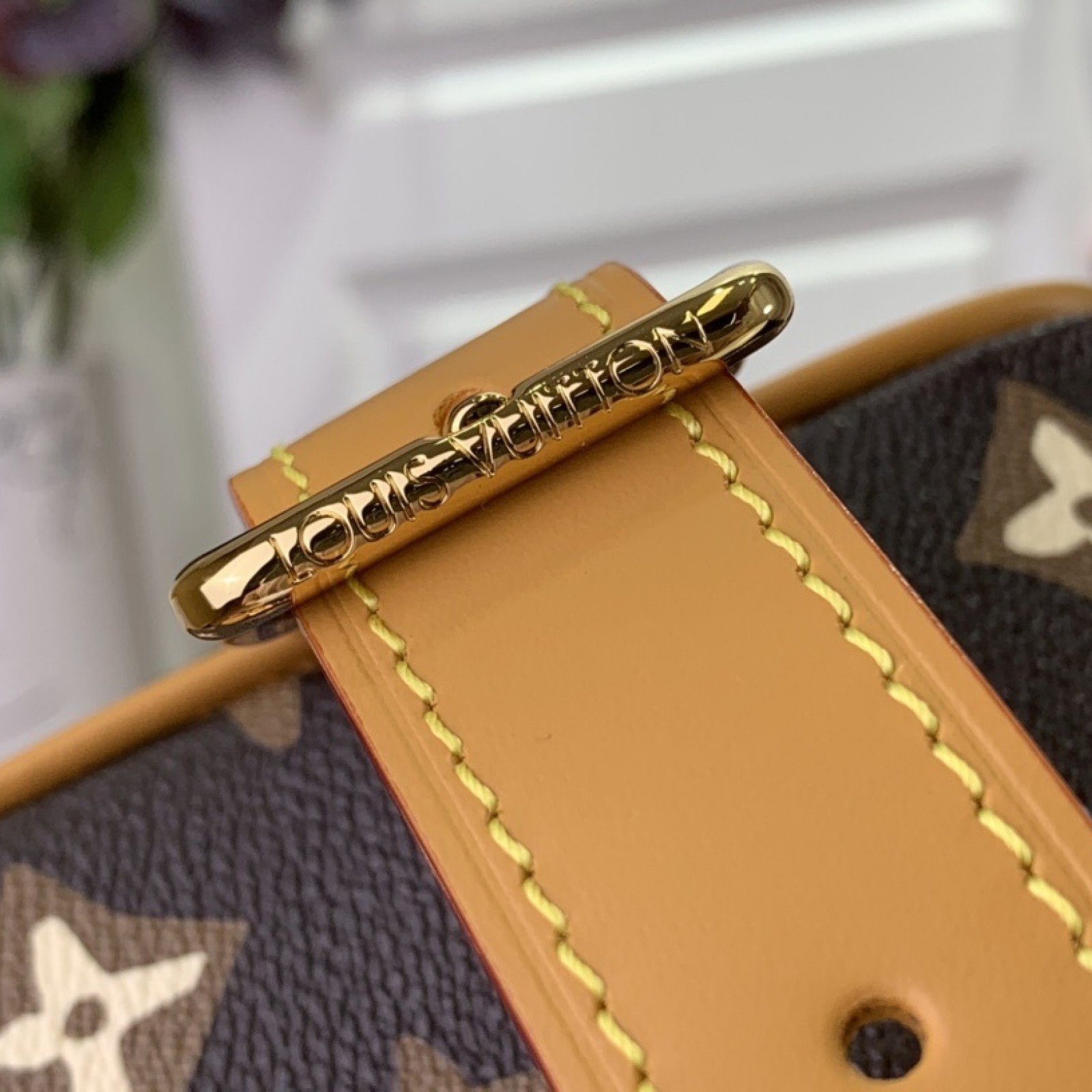 LV Locker Dopp Kit  M47069