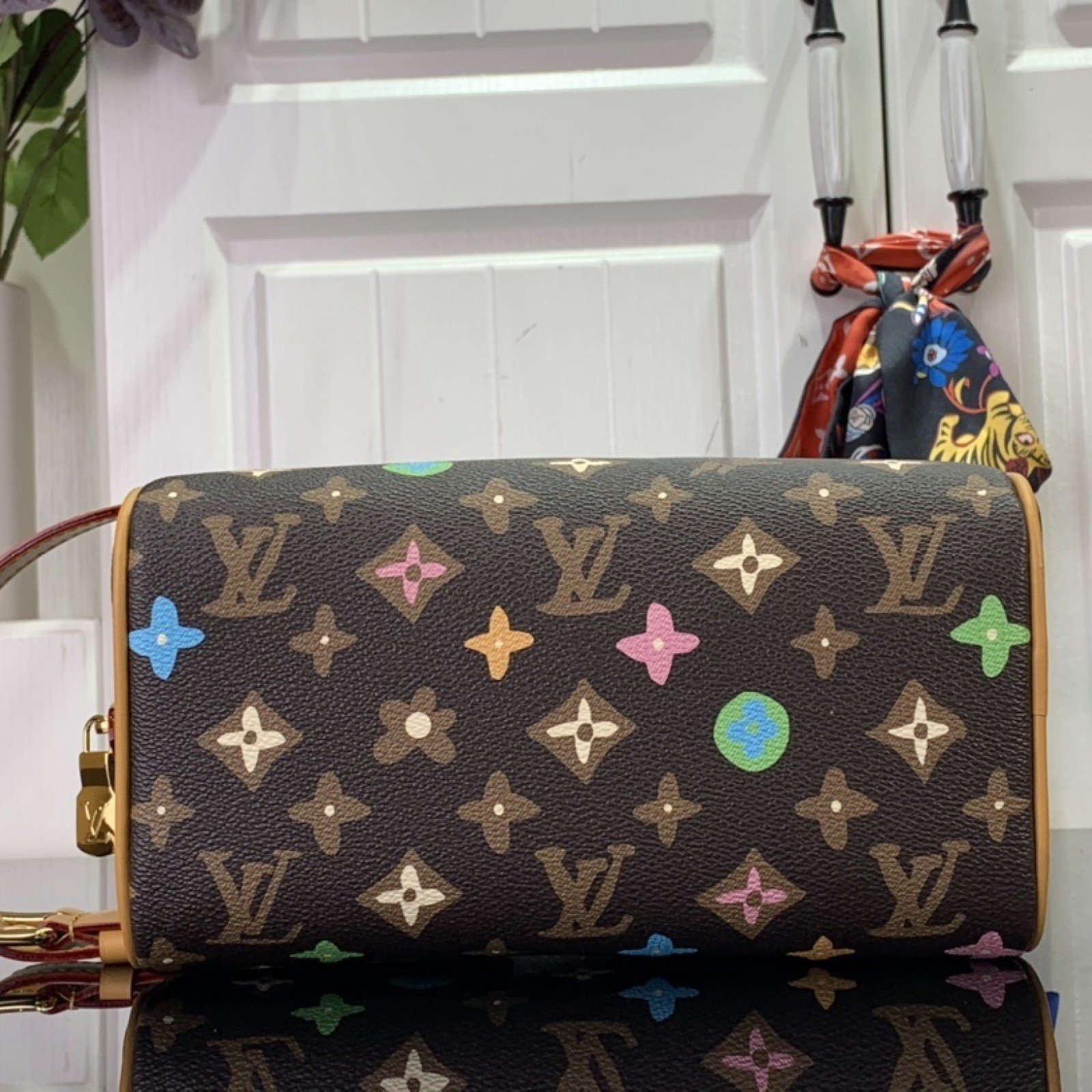 LV Locker Dopp Kit  M47069