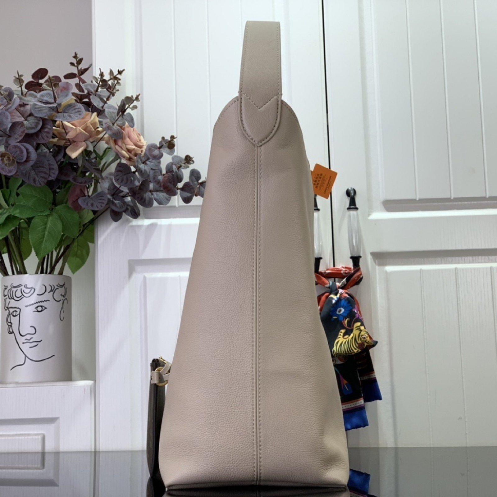 LV Low Key Hobo M24856