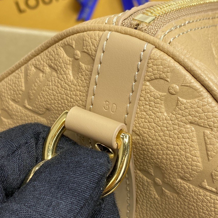 LV M11323