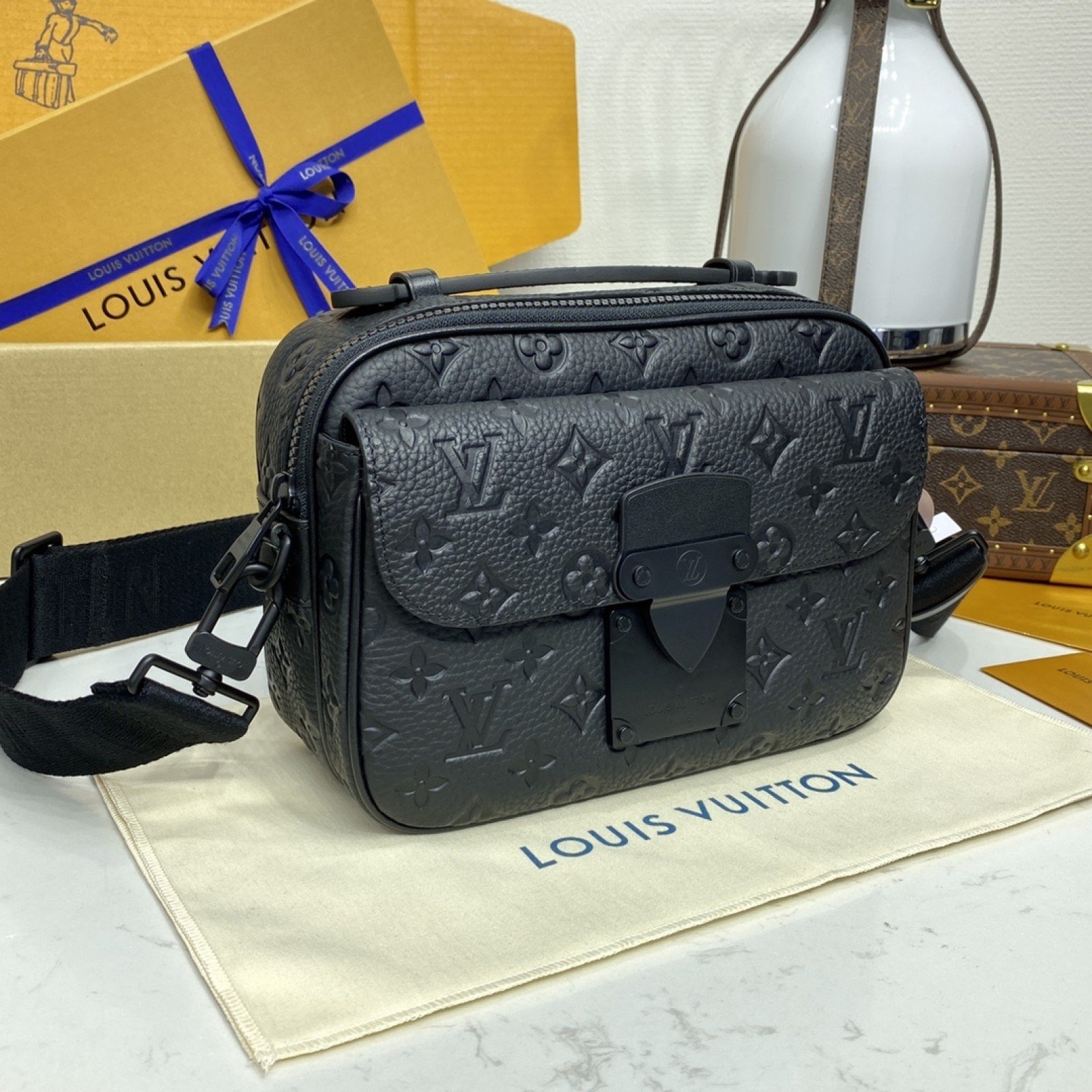 LV M58489
