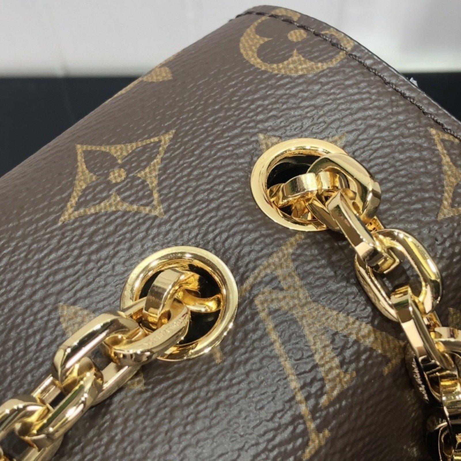 LV MARCEAU M46127