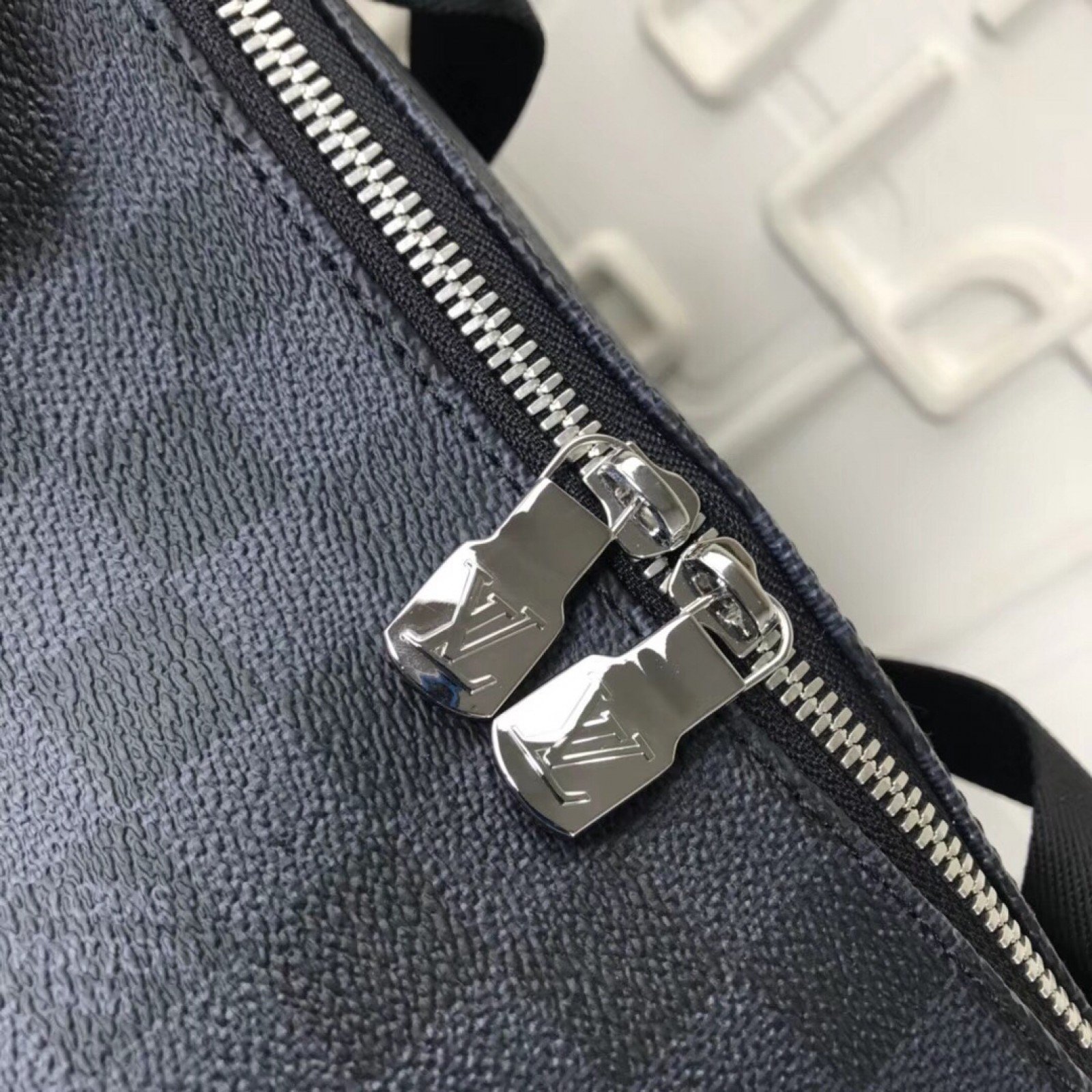 LV MATCHPOINT Bag N40012