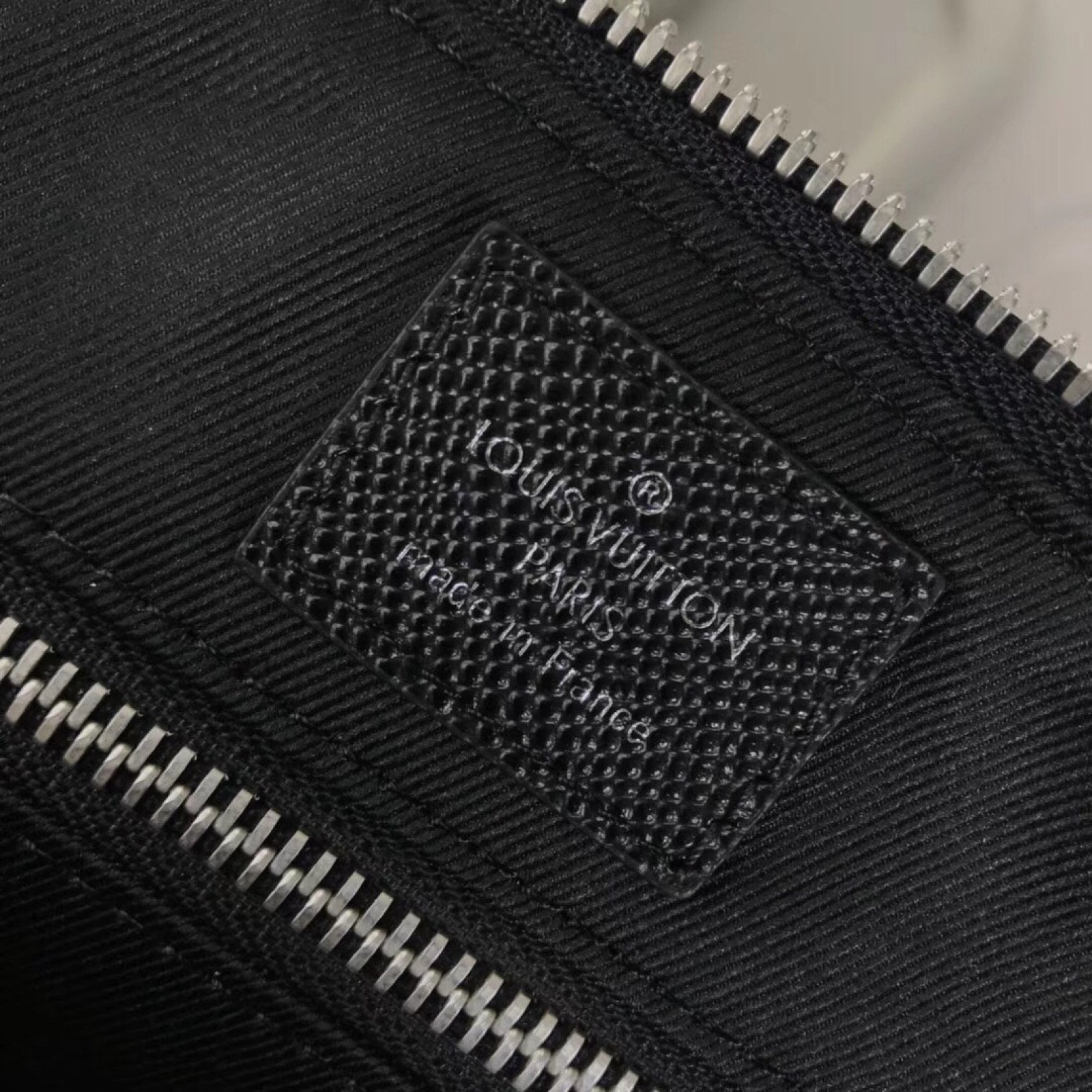 LV MATCHPOINT Bag N40012