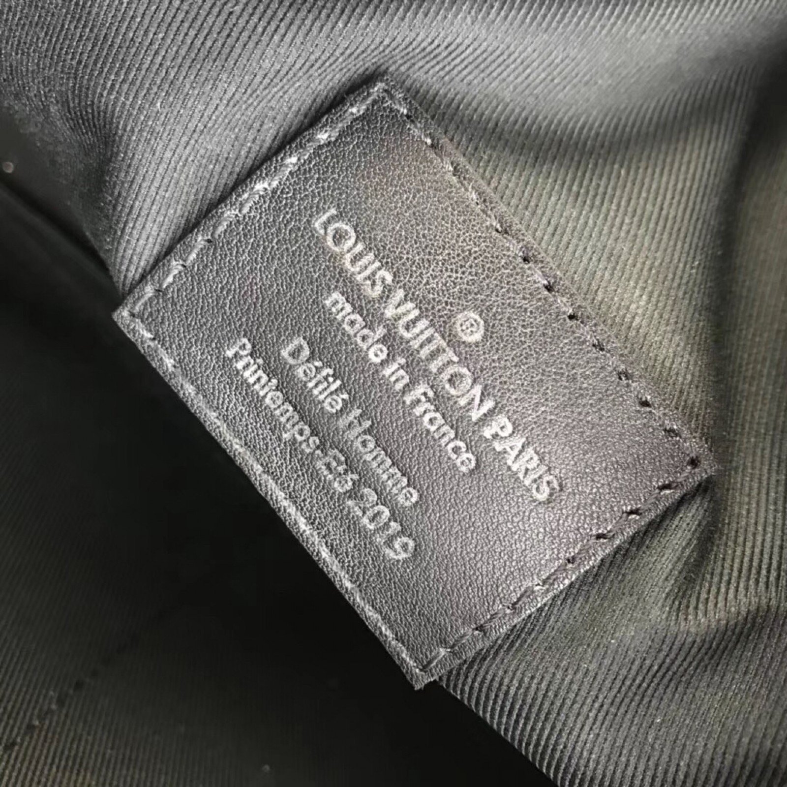 LV MATCHPOINT MESSENGER M44427
