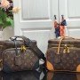 LV MESSENGER BAG M44937XP