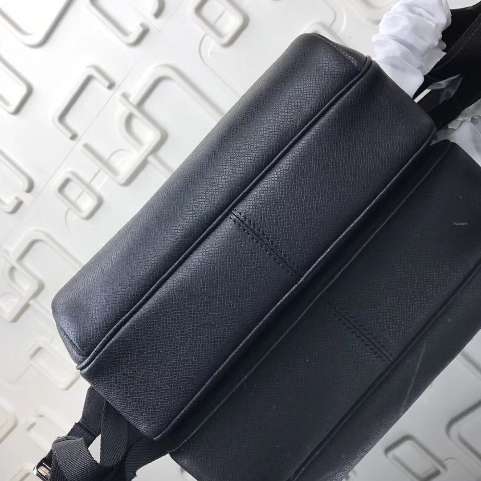 LV MESSENGER Bag M31003