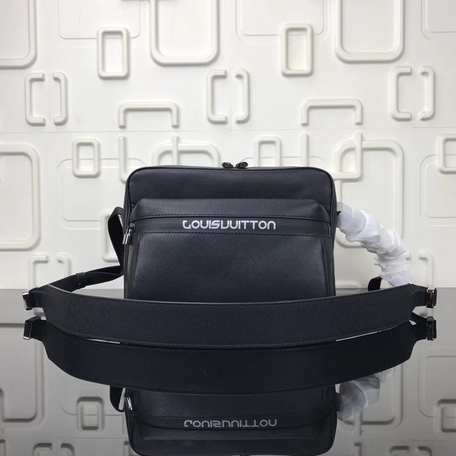 LV MESSENGER Bag M31003