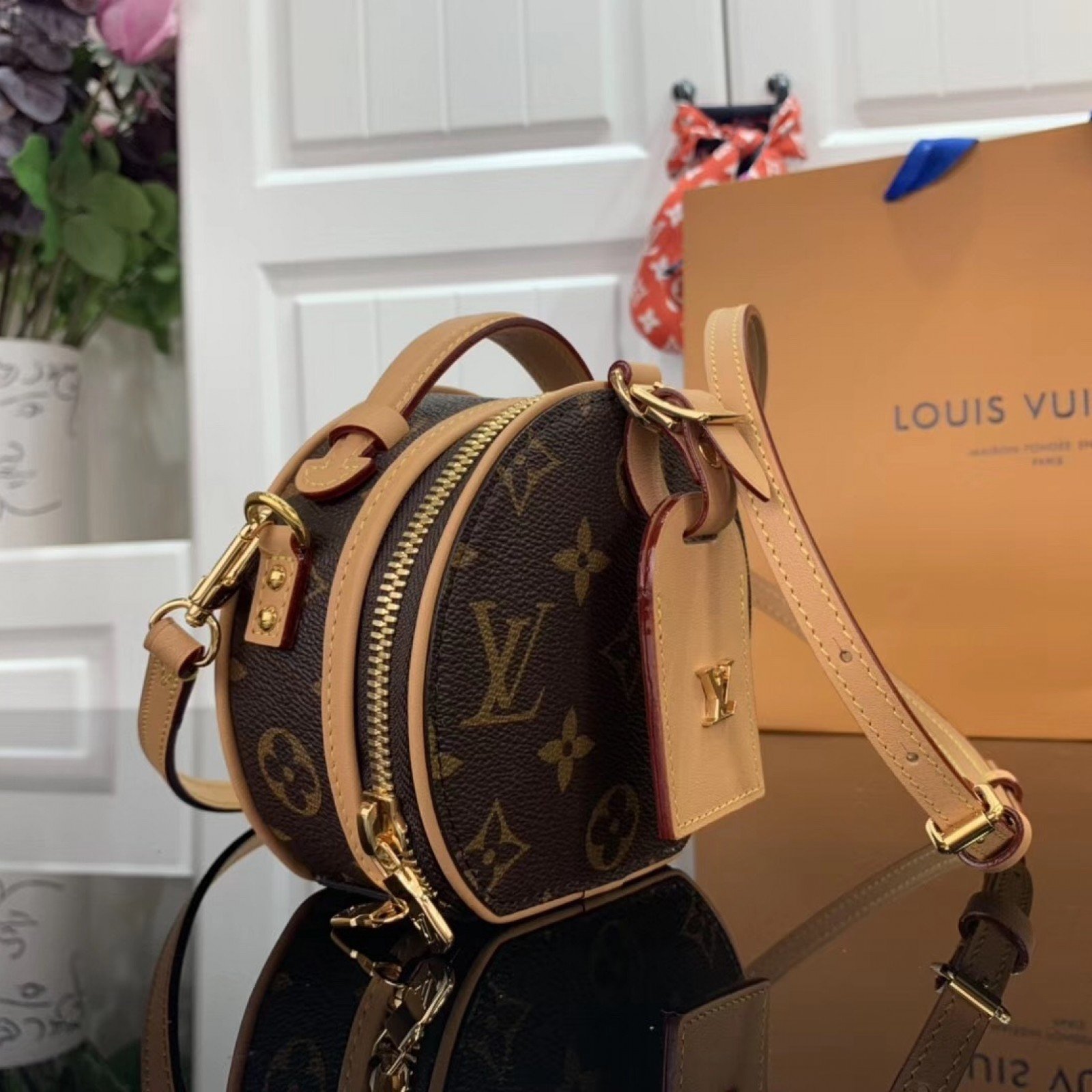 LV MINI BOITE CHAPEAU M68276