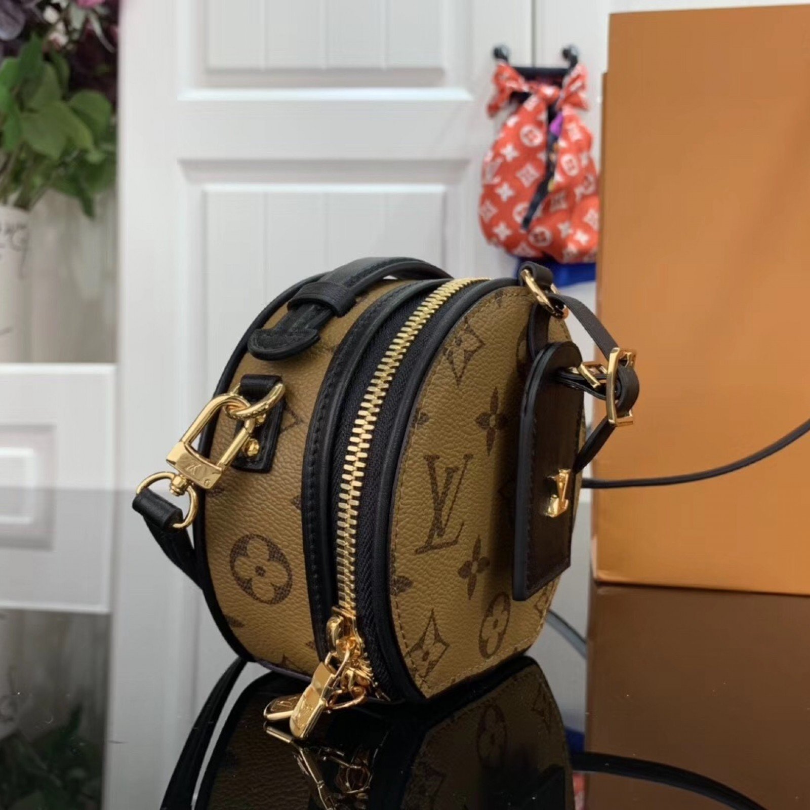 LV MINI BOITE CHAPEAU M68276
