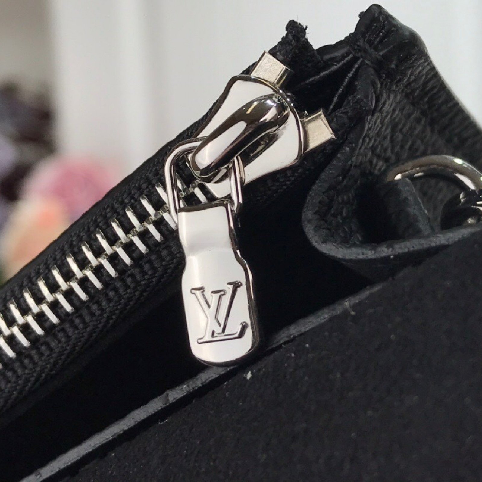 LV MINI MYLOCKME CHAIN POCHETTE M69183
