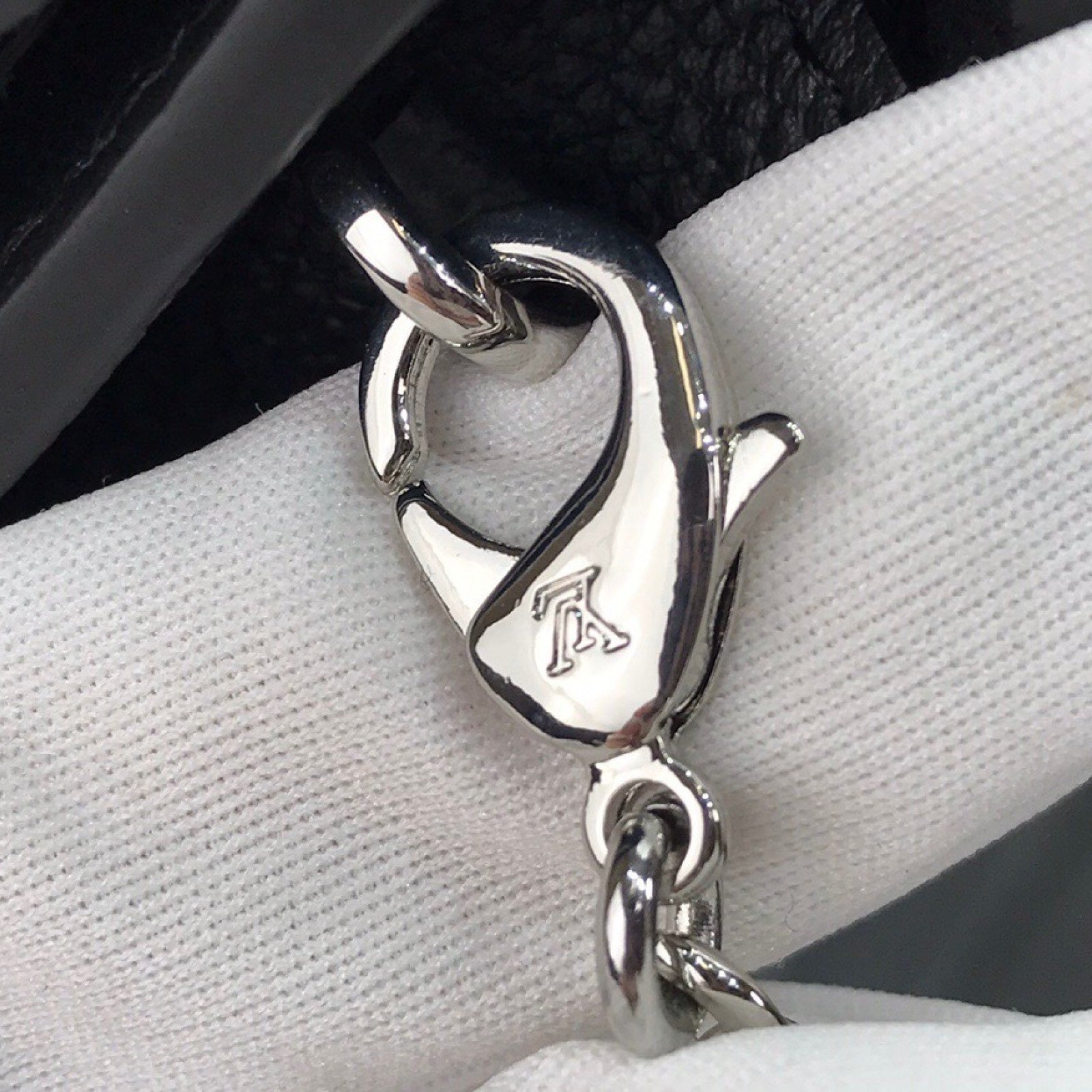 LV MINI MYLOCKME CHAIN POCHETTE M69183
