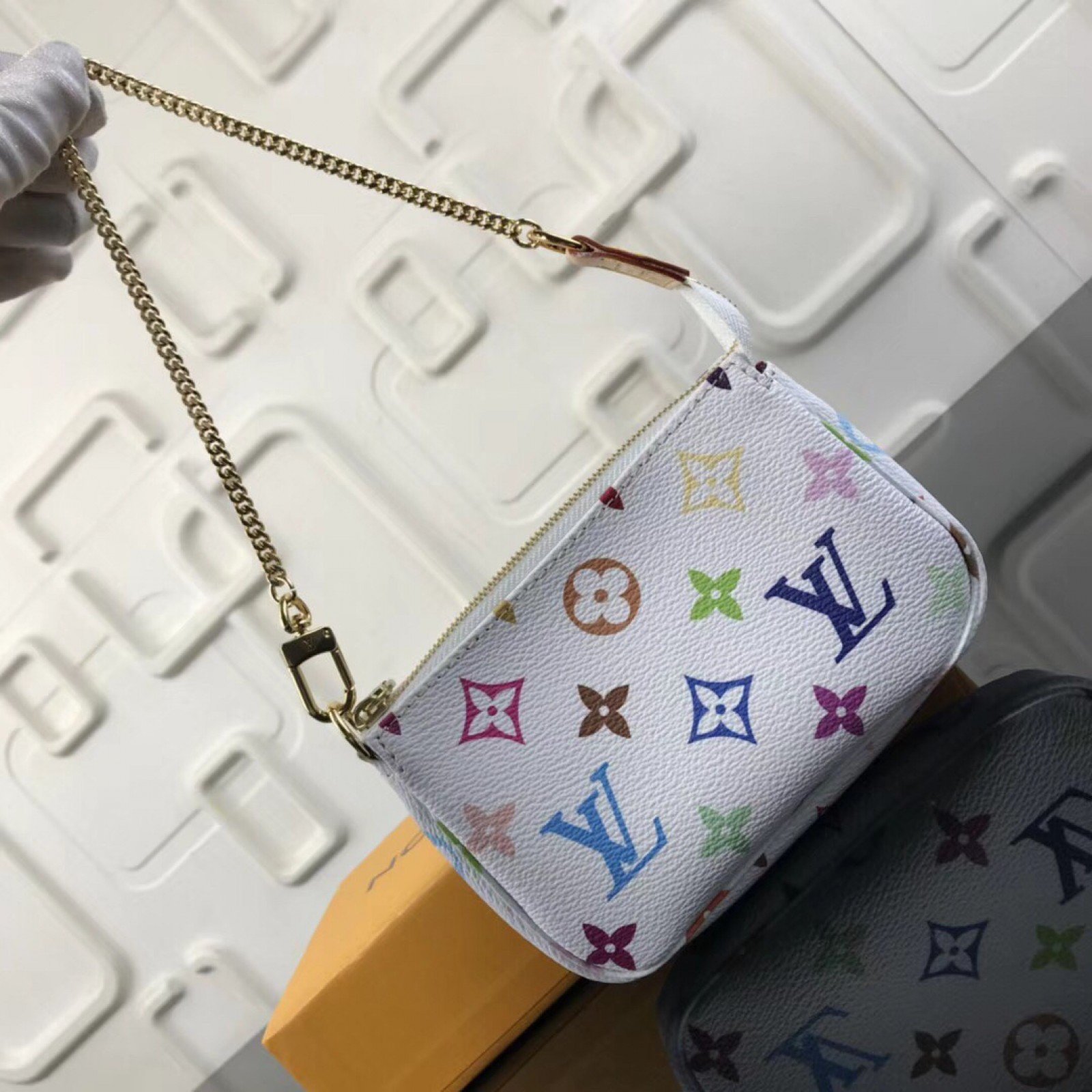 LV MINI POCHETTE ACCESSOIRES M58009BC