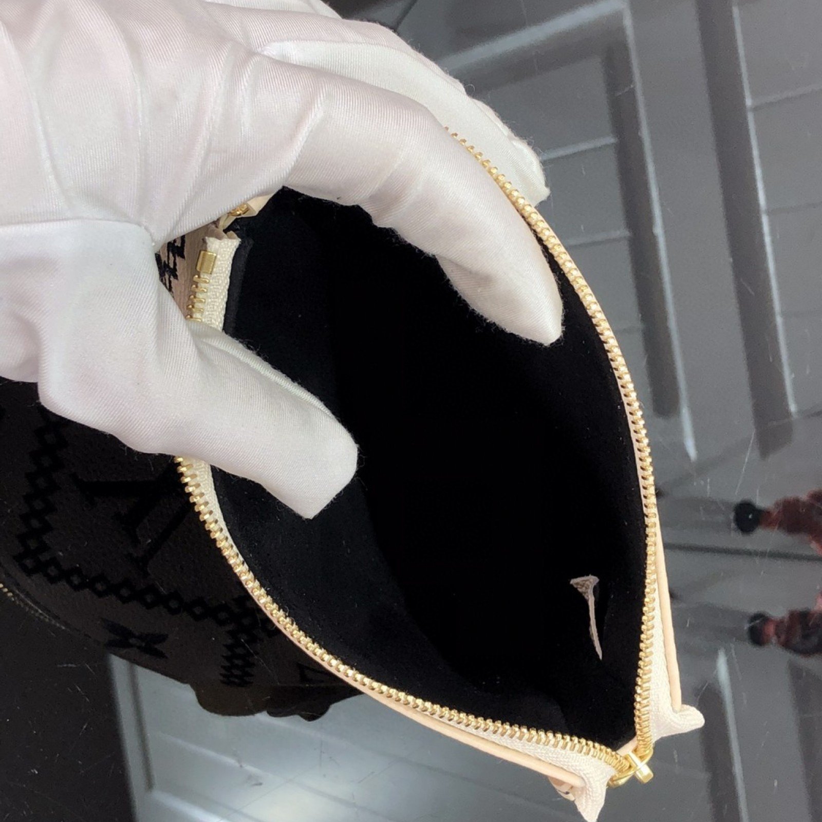 LV MINI POCHETTE ACCESSOIRES M81140