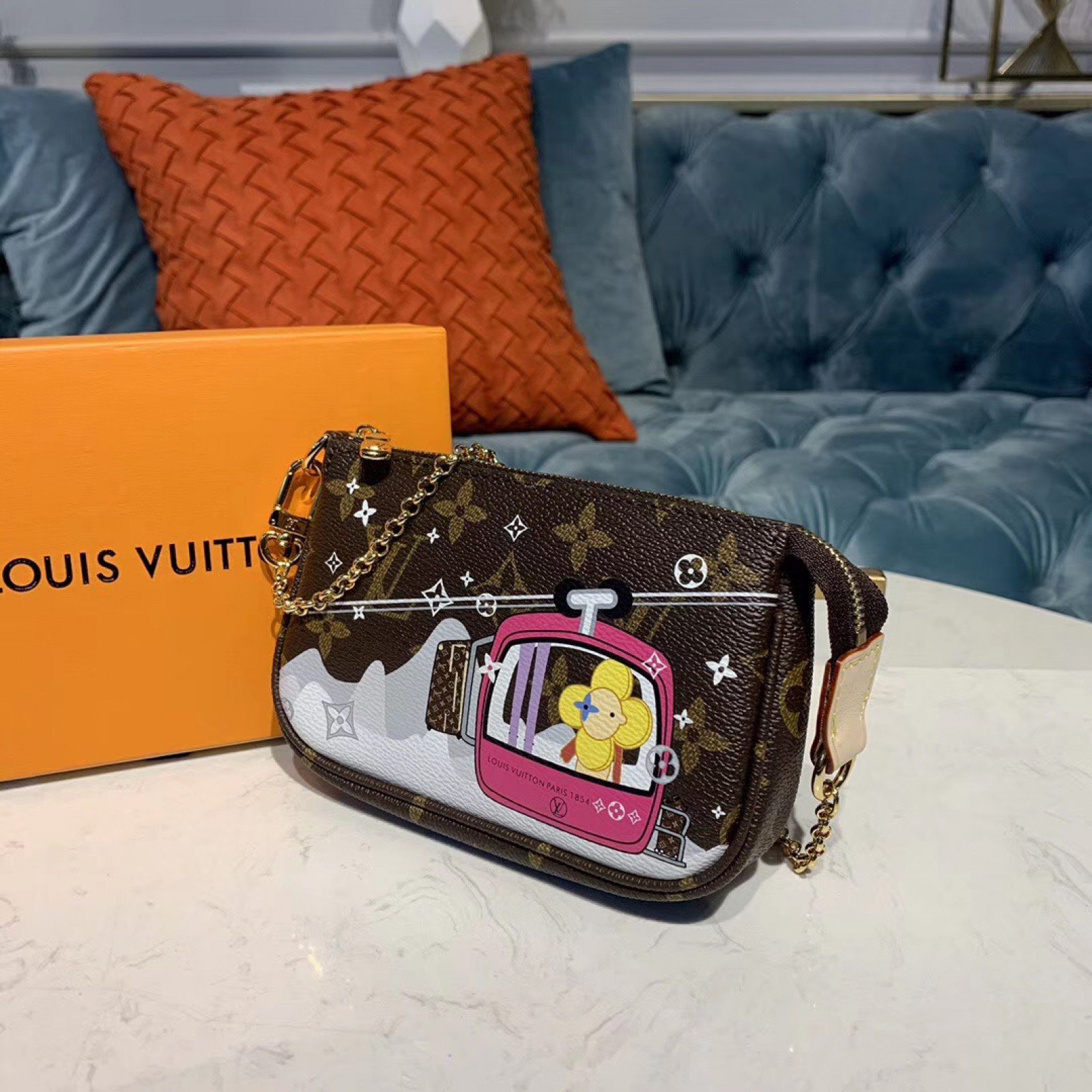 LV MINI POCHETTE ACCESSORIES M58009