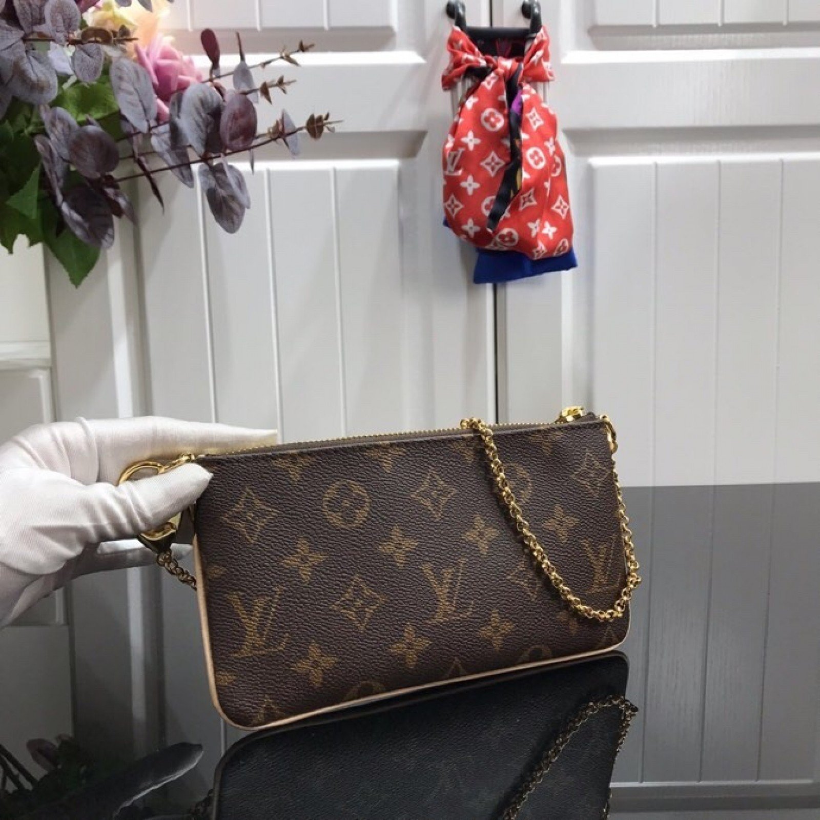 LV MINI POCHETTE M60095