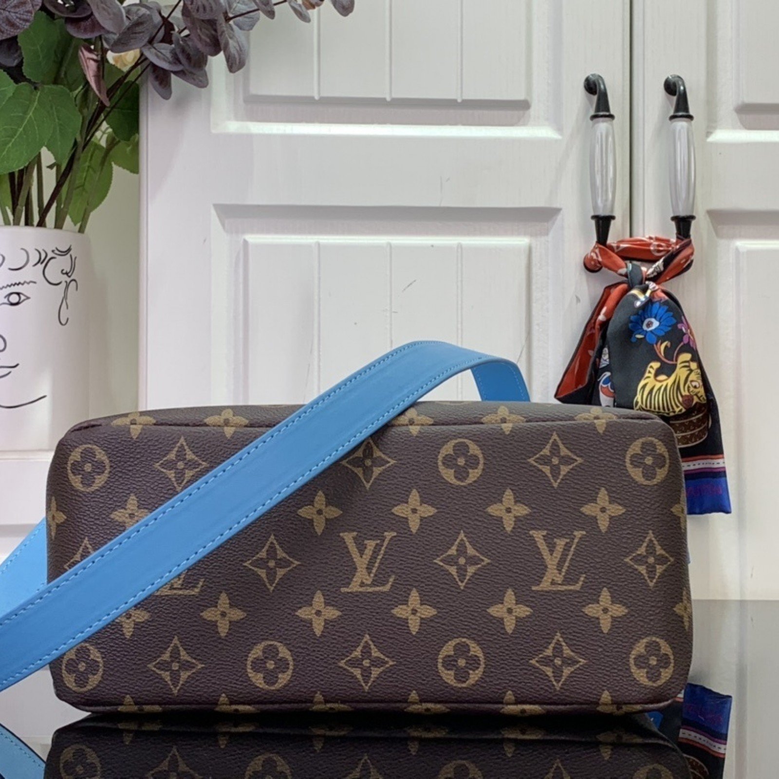LV MINI SHOPPER TOTE m13925