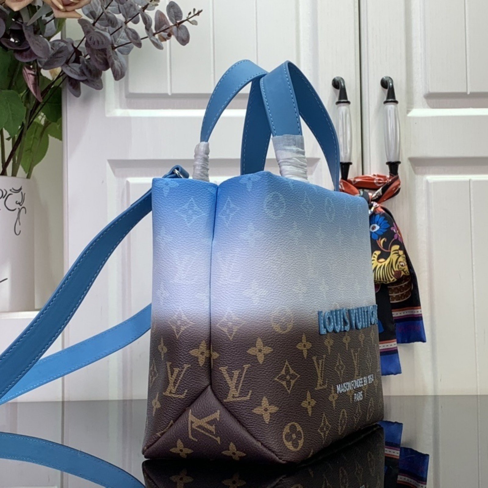 LV MINI SHOPPER TOTE m13925