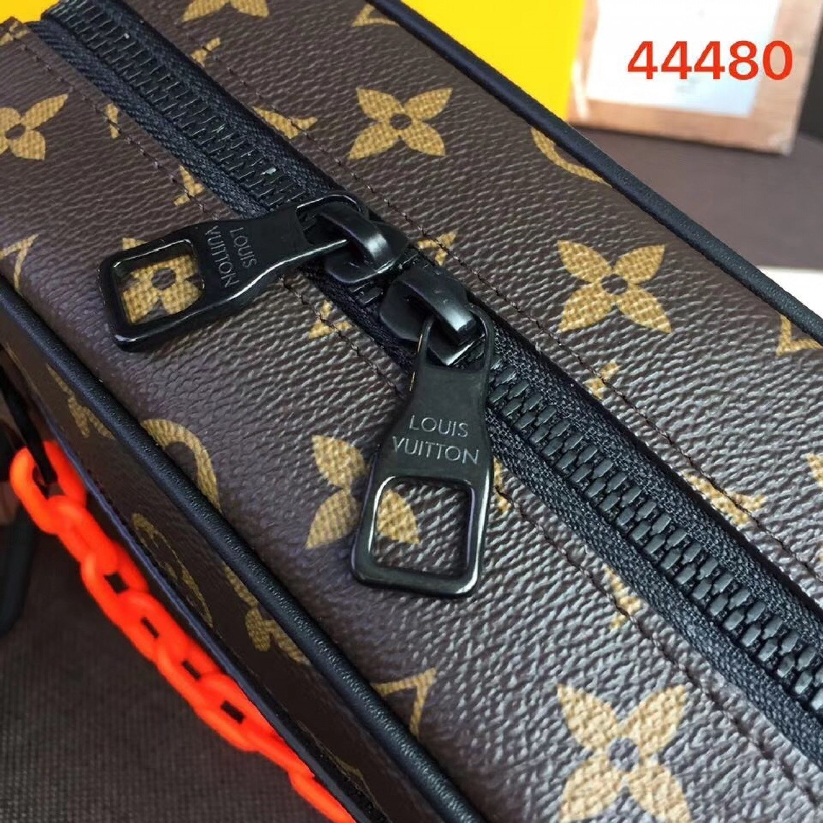 LV MINI SOFT TRUNK M44480