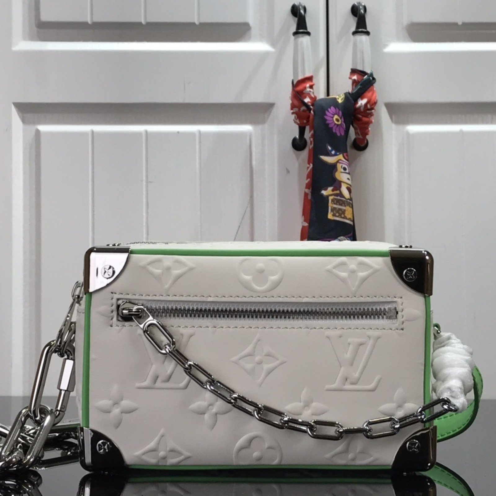 LV MINI SOFT TRUNK M44480BL