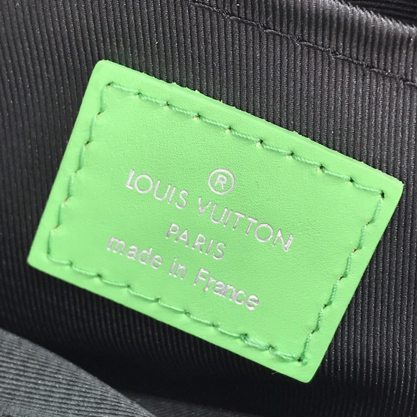 LV MINI SOFT TRUNK M44480BL
