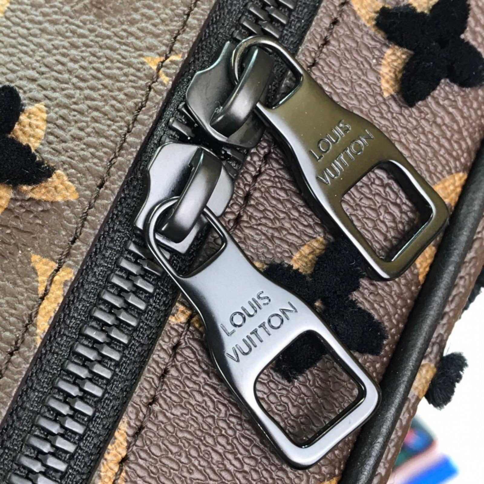 LV MINI SOFT TRUNK M68970