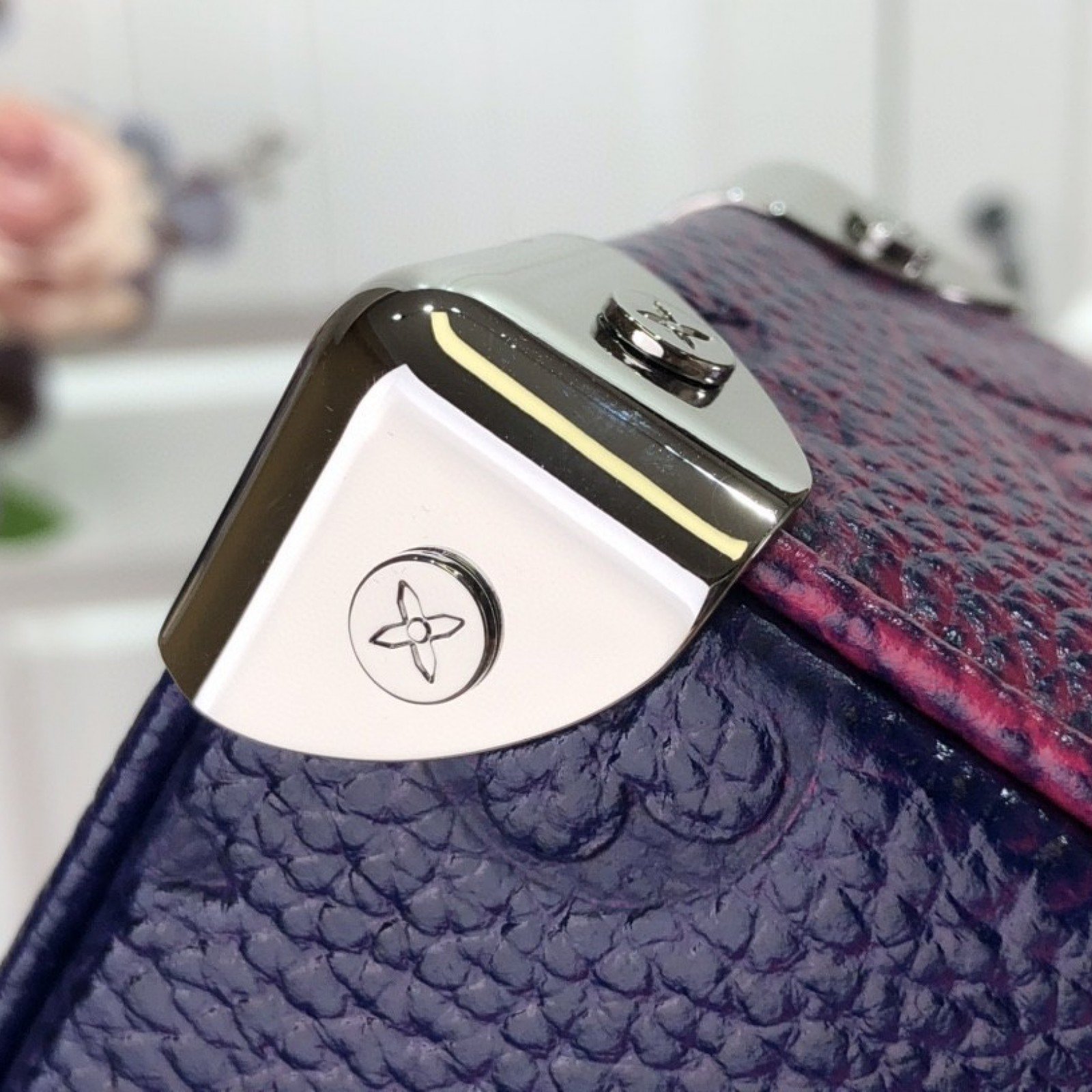 LV MINI SOFT TRUNK M81219