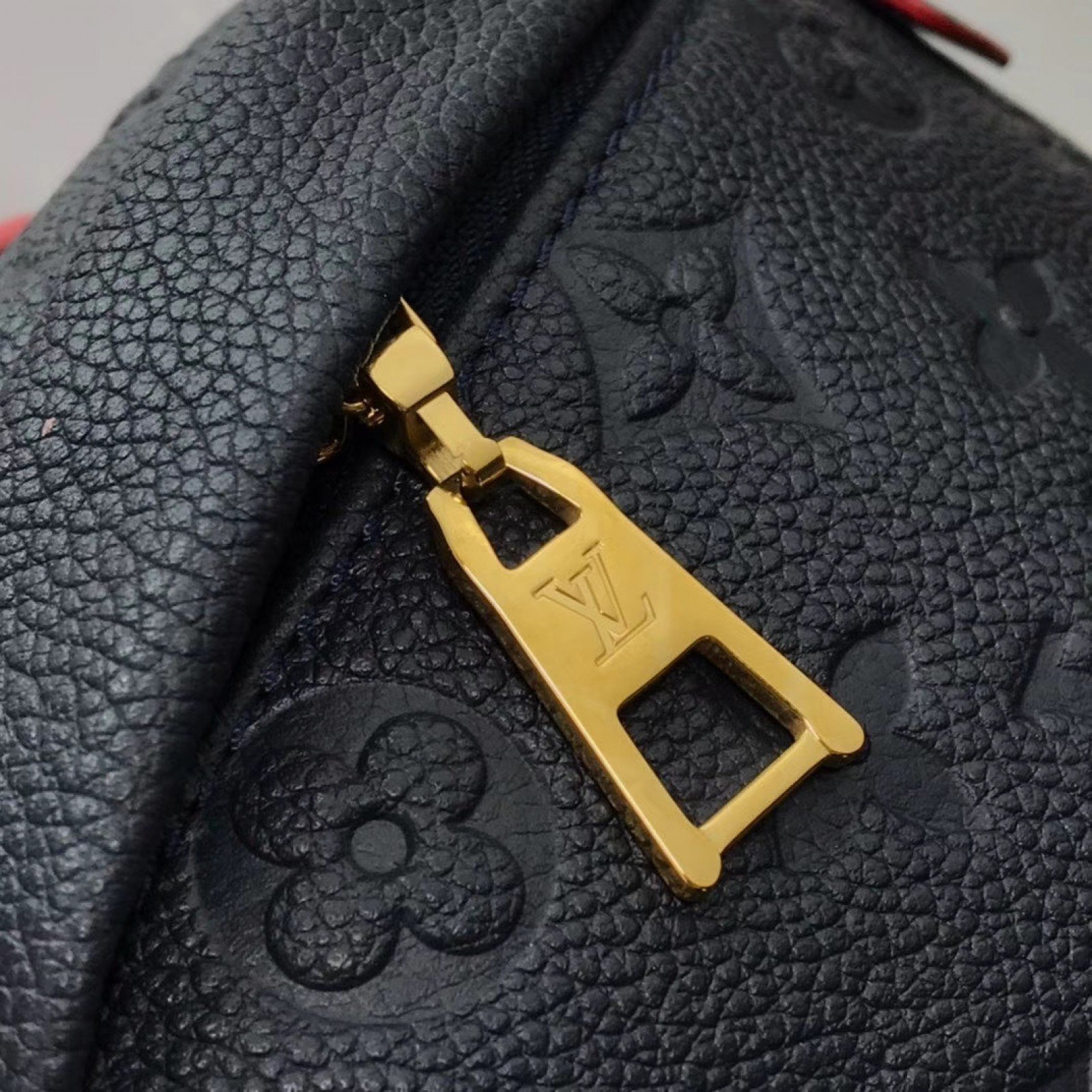 LV MONOGRAM EMPREINTE BUMBAG M44812